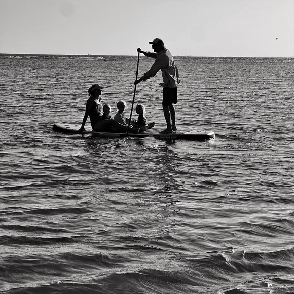 Meet your Posher, Danielle - Picture 1 of 2